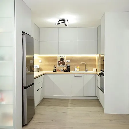 דירה Stylish 2br With Underground Parking, By Flat Manаger וארנה