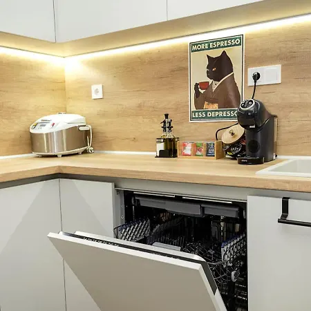 Stylish 2br With Underground Parking, By Flat Manаger וארנה