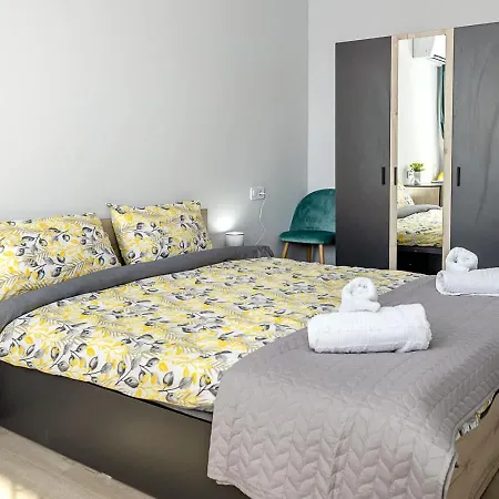 Stylish 2br With Underground Parking, By Flat Manаger דירה *