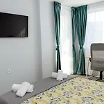 Stylish 2br With Underground Parking, By Flat Manаger * Warna