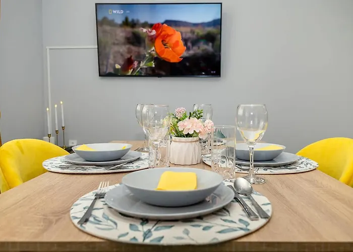 Stylish 2br With Underground Parking, By Flat Manаger Apartament *