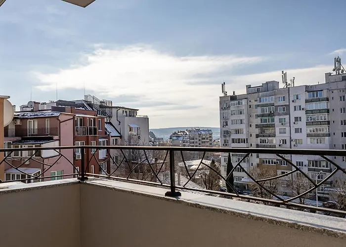 Stylish 2br With Underground Parking, By Flat Manаger *