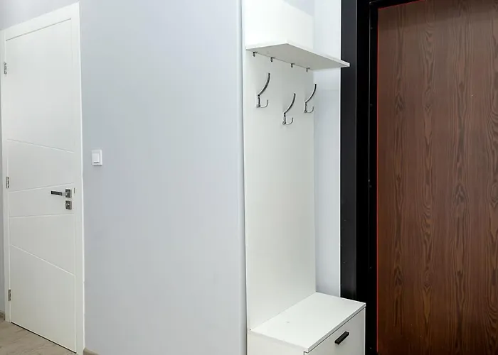 Stylish 2br With Underground Parking, By Flat Manаger Apartament *